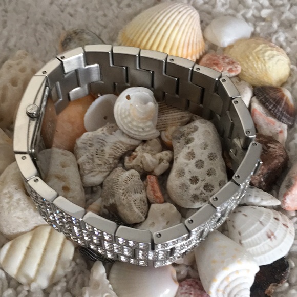 Swarovski Crystal Watch by Dolce & Gabbana - Picture 3 of 8